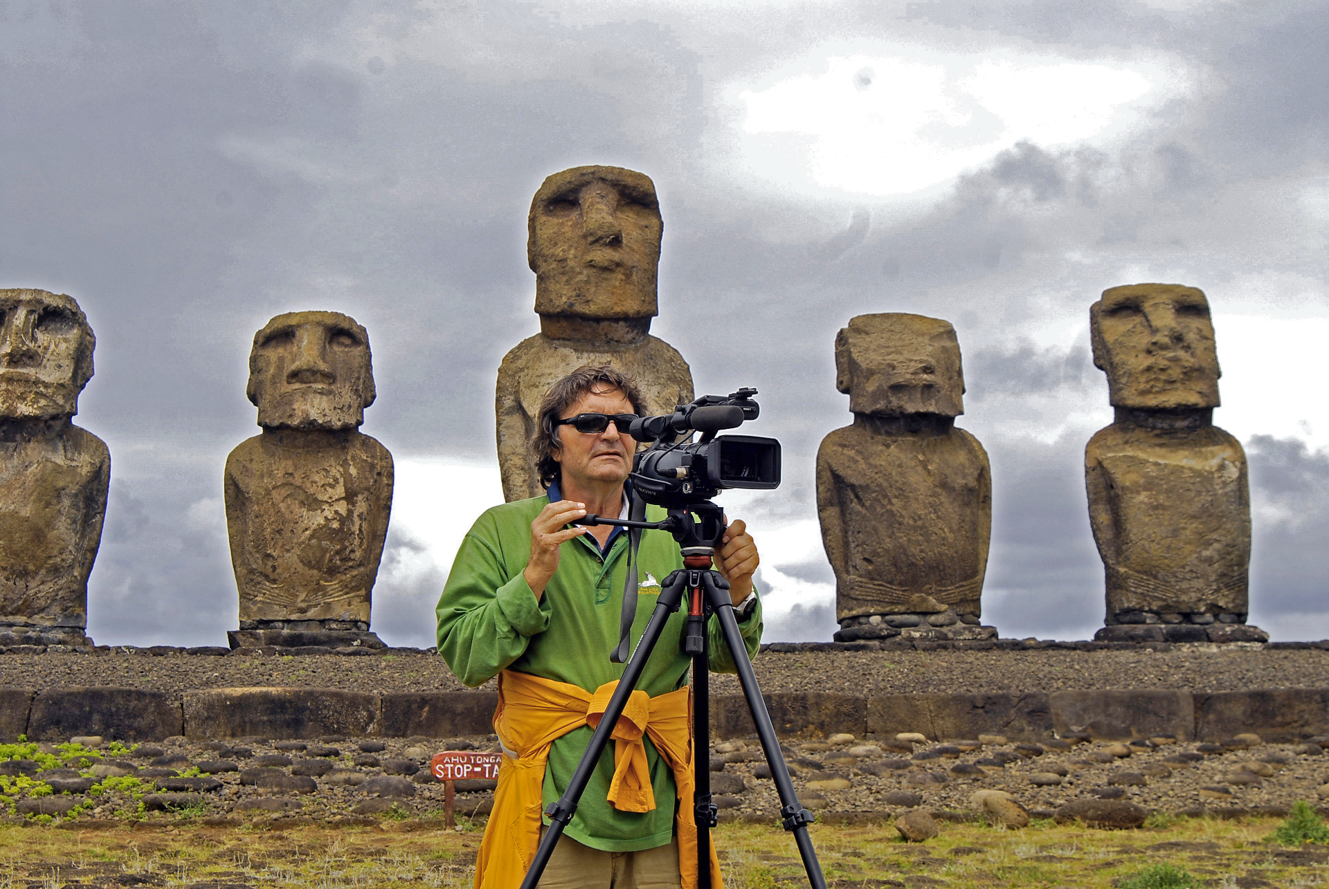 Ratko Kušić filming the moai at Ahu Tongariki, Easter Island
